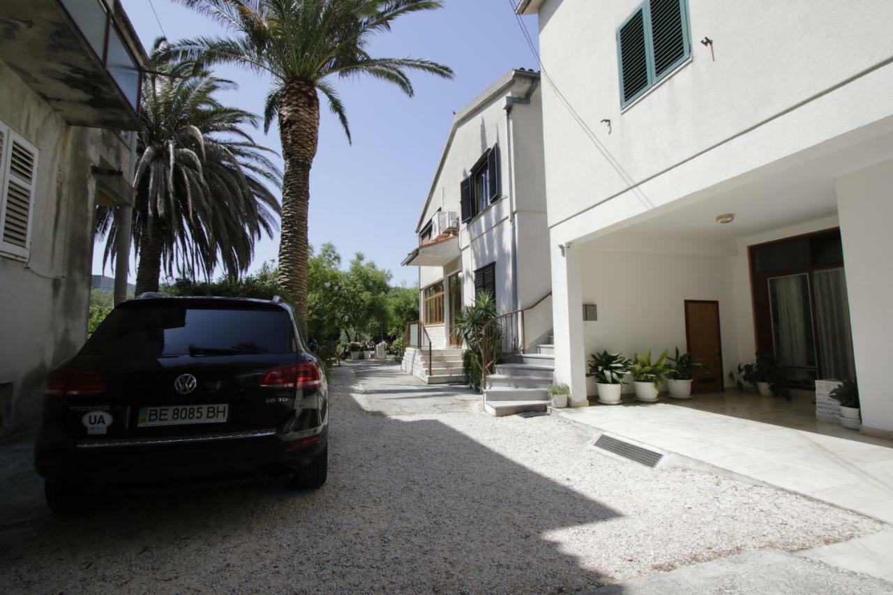 Apartments Besker Makarska Kültér fotó