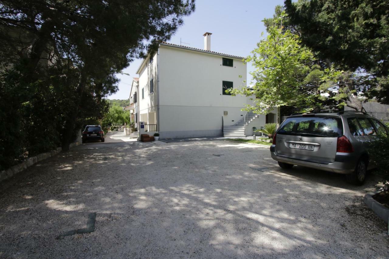 Apartments Besker Makarska Kültér fotó